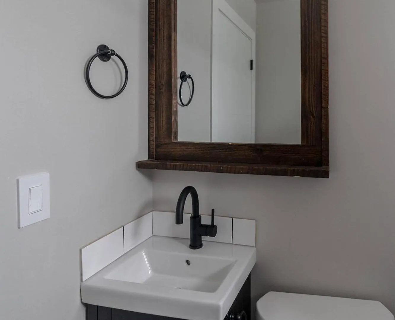 Daire Guest Suite Close To Whtye Ave Edmonton